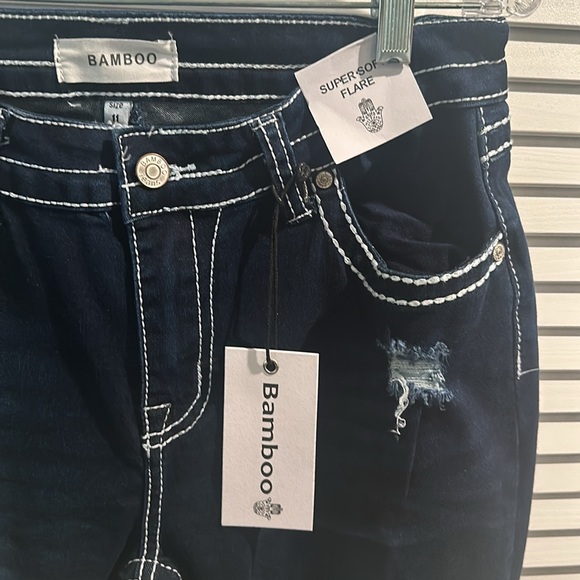 NWT Bamboo Super Soft Flare Legs Blue Jeans with Flap Jeweled Back Pockets - 11 - Picture 6 of 9
